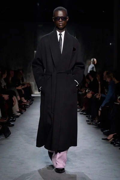 Look 28